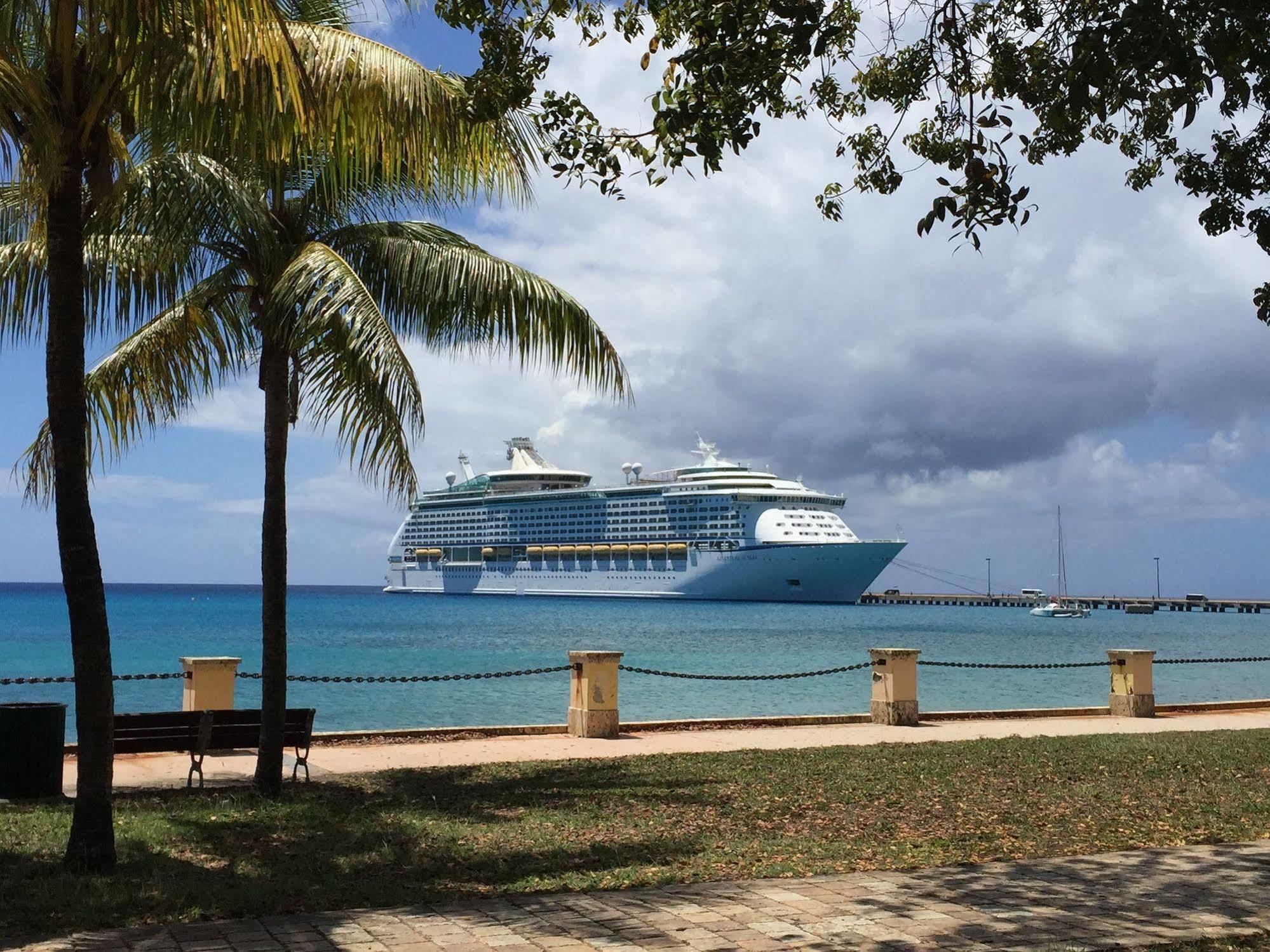 The Frederiksted Hotel Bagian luar foto